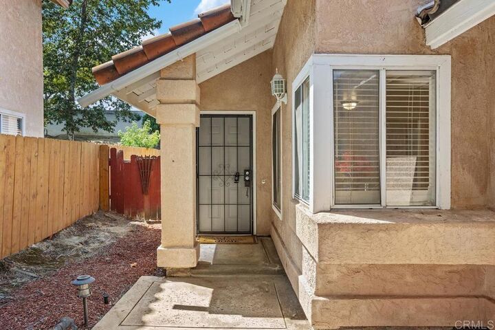 Property Photo:  1746 Avenida Alta Mira  CA 92056 