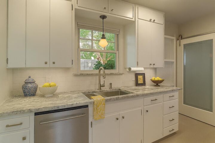 Property Photo: 1836 Beverly Way CA 95818