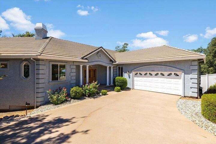 Property Photo: 3844 Fairway Drive CA 95682