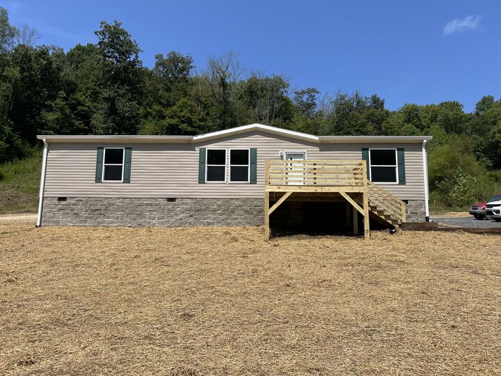 Property Photo: 825 Gaulden Hollow Rd TN 37083