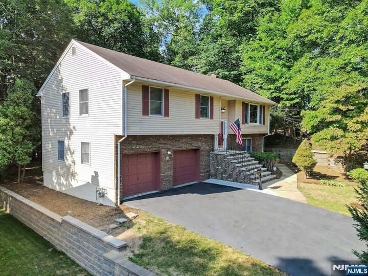 Property Photo:  112 Moffatt Road  NJ 07430 