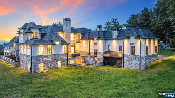 Property Photo:  12A Hamilton Drive West  NJ 07006 