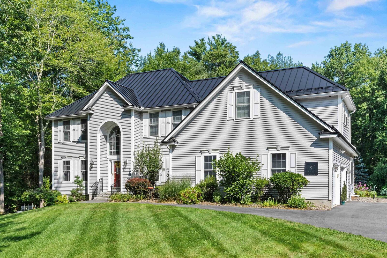 Property Photo:  6 Kashmir Drive  NH 03079 