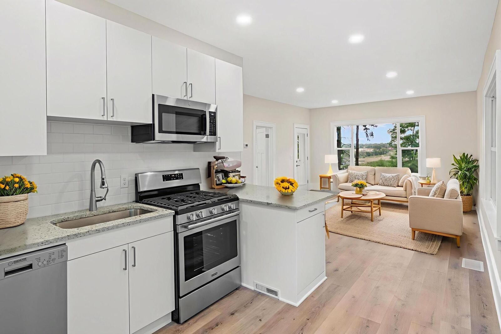 Property Photo: 312 Jessamine Avenue E MN 55130