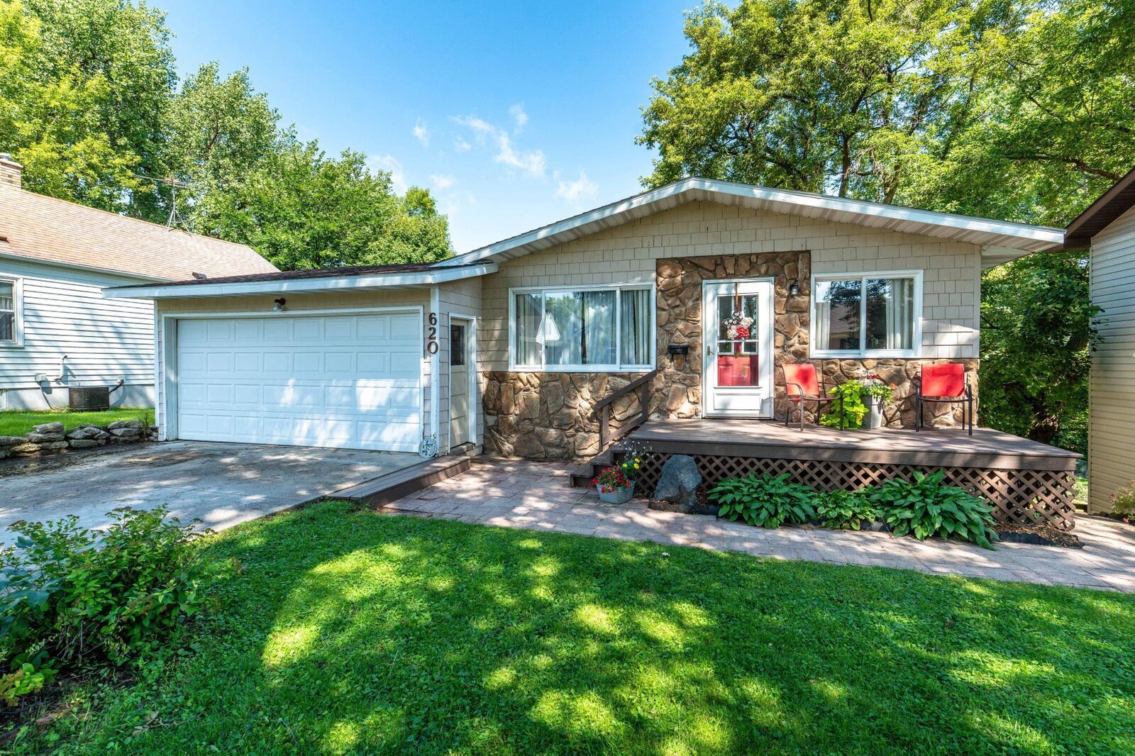 Property Photo:  620 W 7th Avenue  MN 56537 