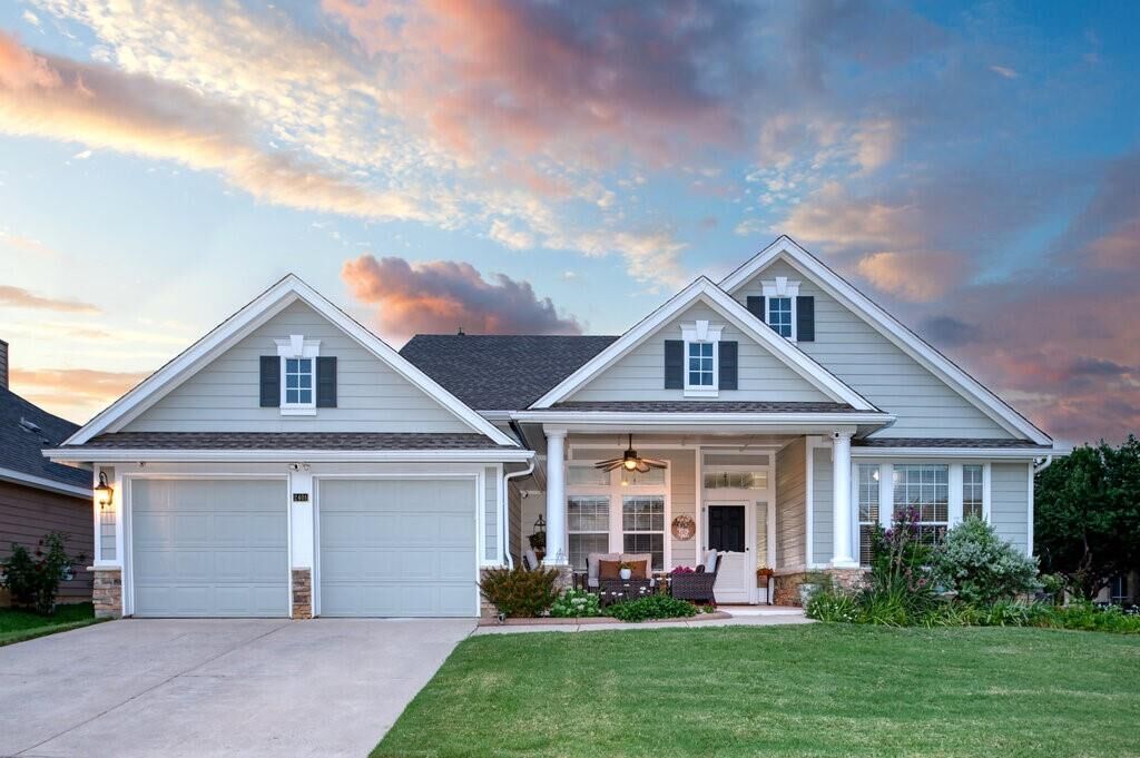 Property Photo: 2401 Aramic Court TX 76001