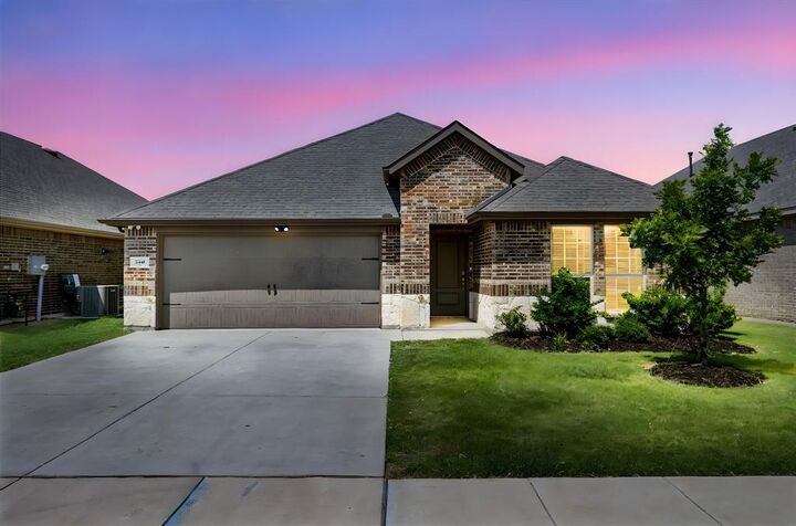 Property Photo:  727 Philadelphia Street  TX 75189 
