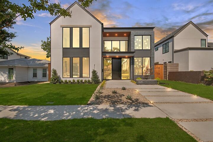 Property Photo:  7619 Kenwell Street  TX 75209 