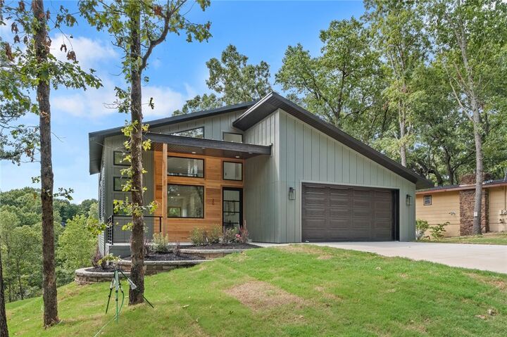 Property Photo:  20 Stretford Drive  AR 72714