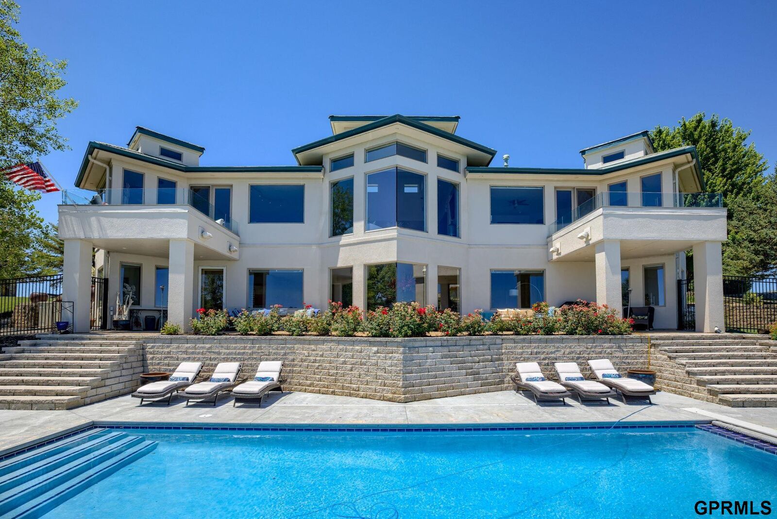 Property Photo: 11825 N 176 Circle NE 68007