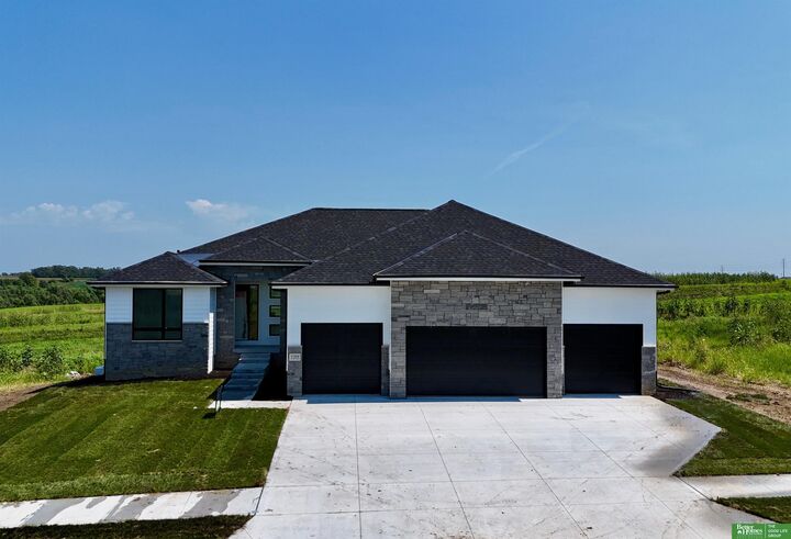 5709 N 195th Street  Elkhorn NE 68022 photo