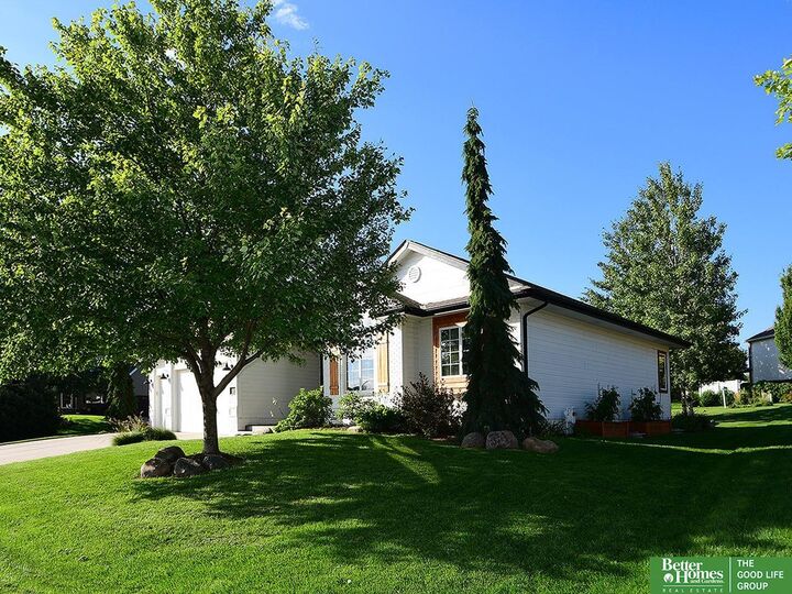 Property Photo: 10418 Spyglass Drive NE 68136