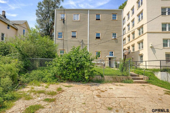 Property Photo: 1039 Park Avenue NE 68105
