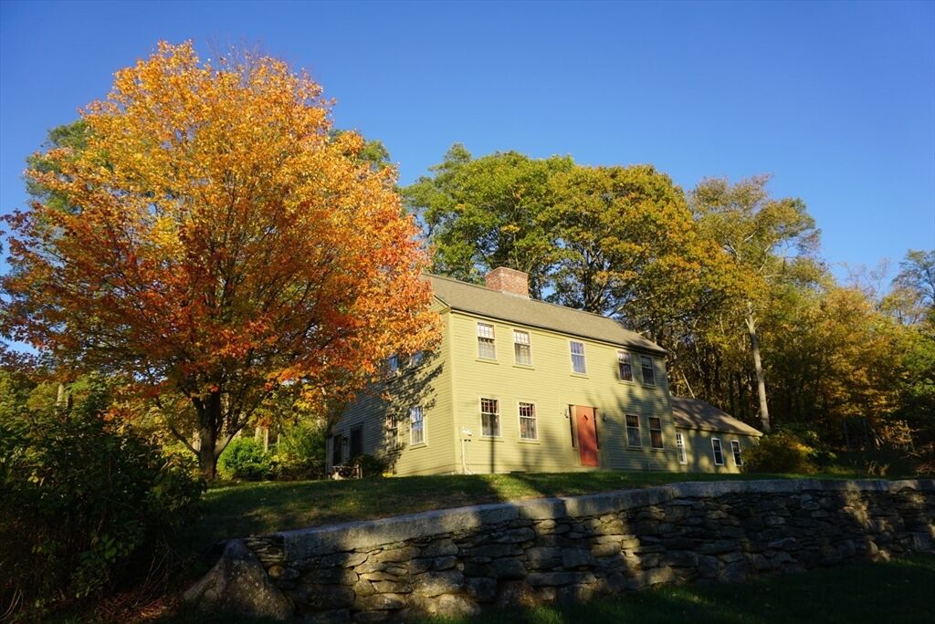 Property Photo:  10 Frost Rd  MA 01431