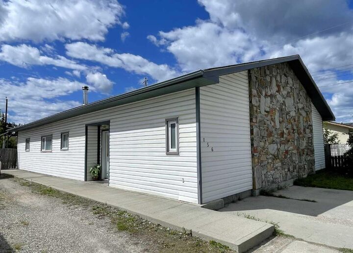 156 Sherwood Drive  Hinton AB T7V 1P6 photo