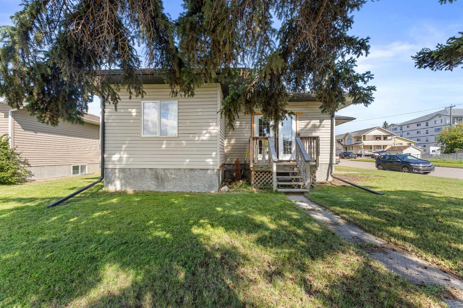 Property Photo: 4429 55 Avenue AB T4H 1B9