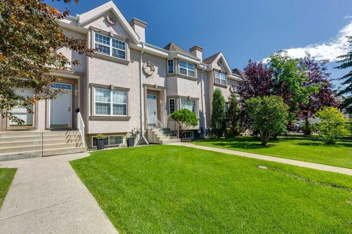 Property Photo:  7 Adams Close  AB T4R 2W4 