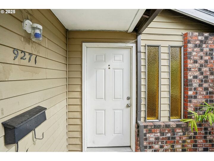 Property Photo:  9271 SE Clay St  OR 97216 