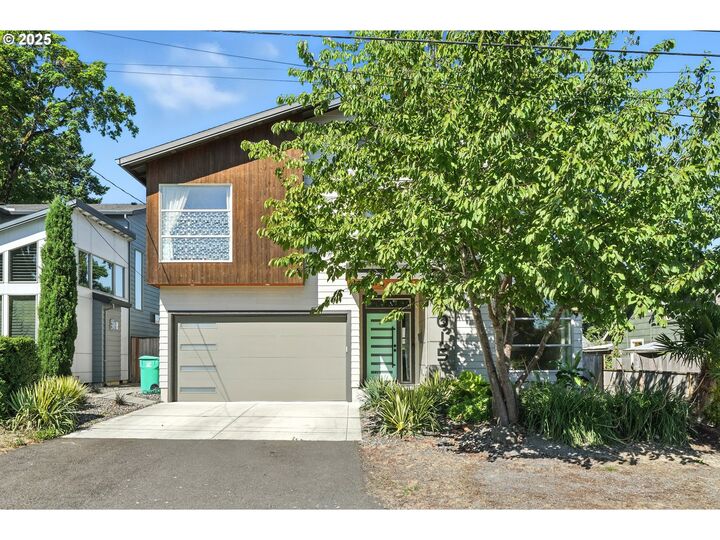 Property Photo:  5015 NE 48th Ave  OR 97218 