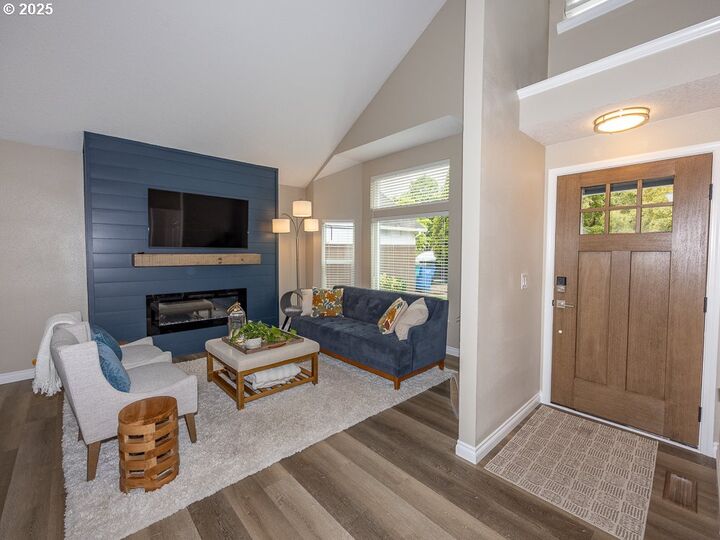 Property Photo:  2009 SE 158th Ave  WA 98683 