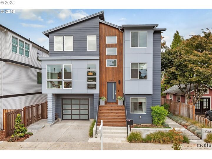 2021 SE Woodward St  Portland OR 97202 photo