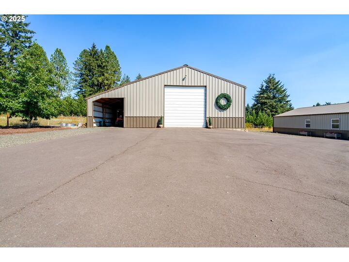 Property Photo: 31381 Georgetown Ln OR 97355