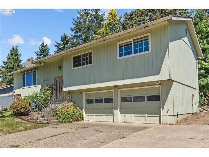 Property Photo:  17634 SE Crystal Ln  OR 97267 