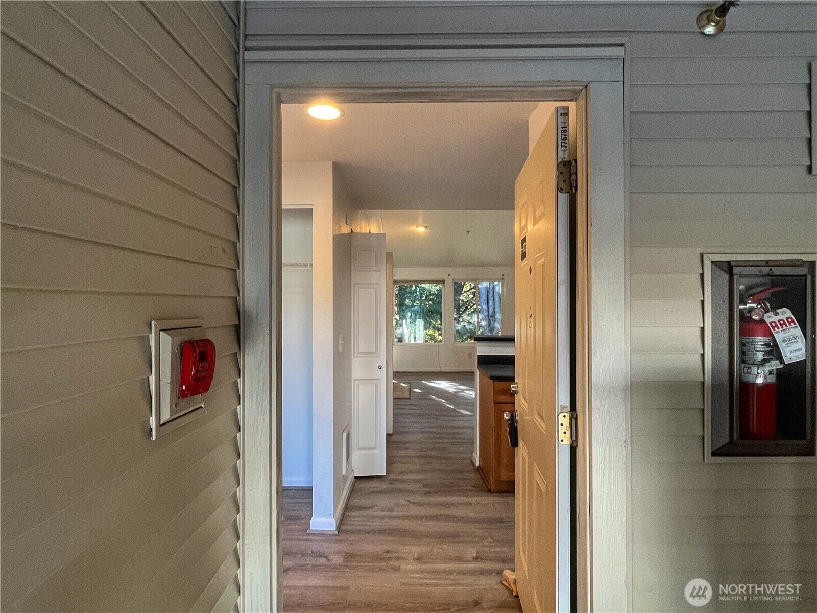 Property Photo:  26335  116th Avenue SE H-302  WA 98030 