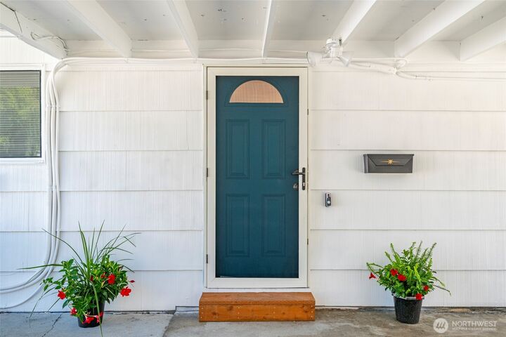 Property Photo:  88 SW 8th Avenue  WA 98277 
