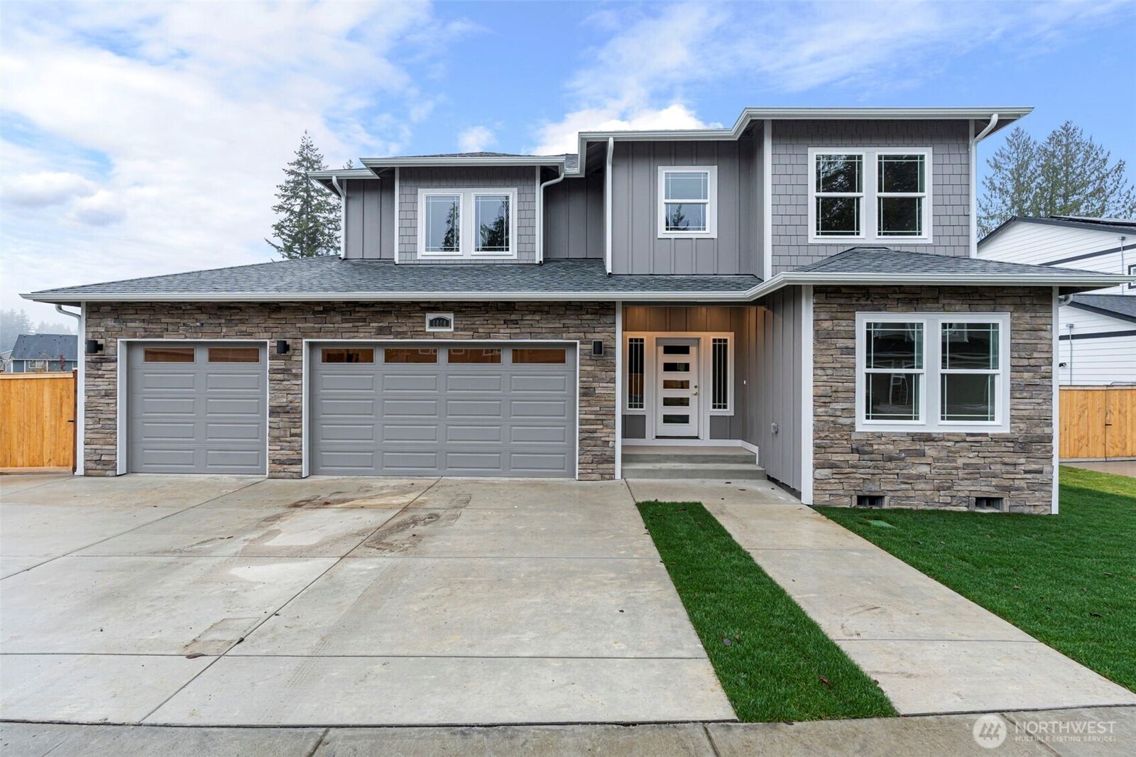 Property Photo: 6808 Kyodi Court SE WA 98501