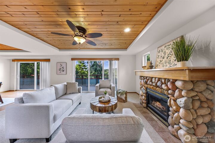 Property Photo: 2225 Lindsay Avenue WA 98225