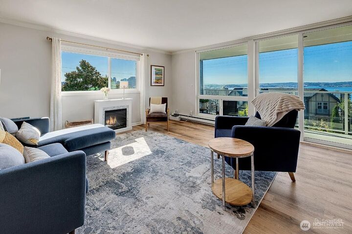 Property Photo:  500 W Olympic Place 301  WA 98119 