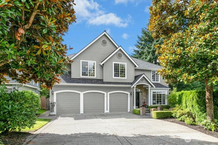 Property Photo:  3408 NE 23rd Place  WA 98056 