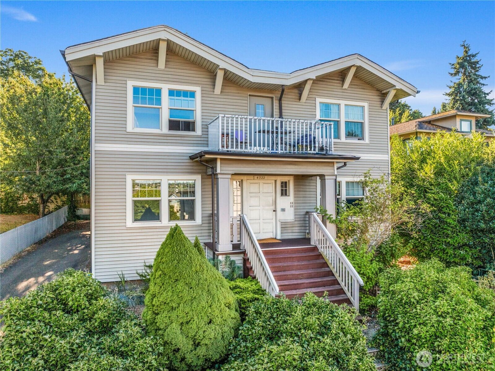 Property Photo:  4322  5th Avenue NW  WA 98107 