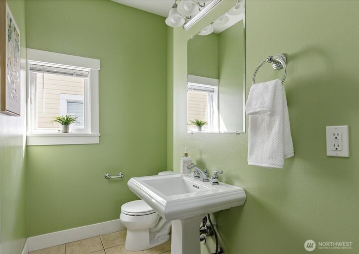 Property Photo:  506 NW Krueger Street D  WA 98239 