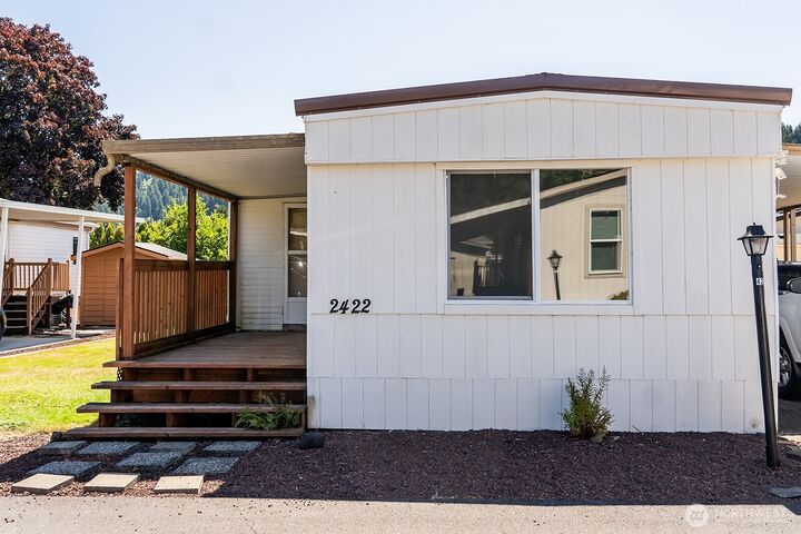 Property Photo: 2422 Mockingbird Lane WA 98626