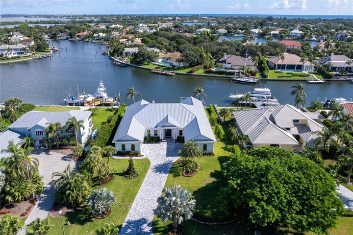 Property Photo: 1806 Mooringline Drive FL 32963