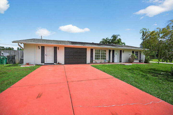 Property Photo:  505 SW Lakehurst Drive  FL 34983 