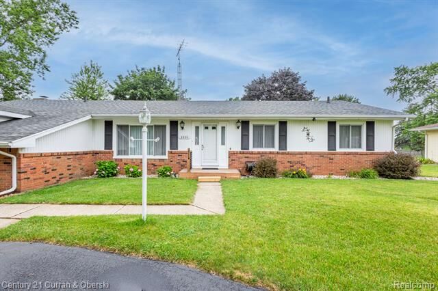 Property Photo:  6934 Colonial Drive  MI 49286 