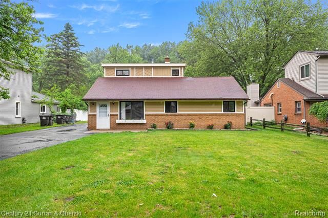 Property Photo: 24432 Kensington St MI 48180