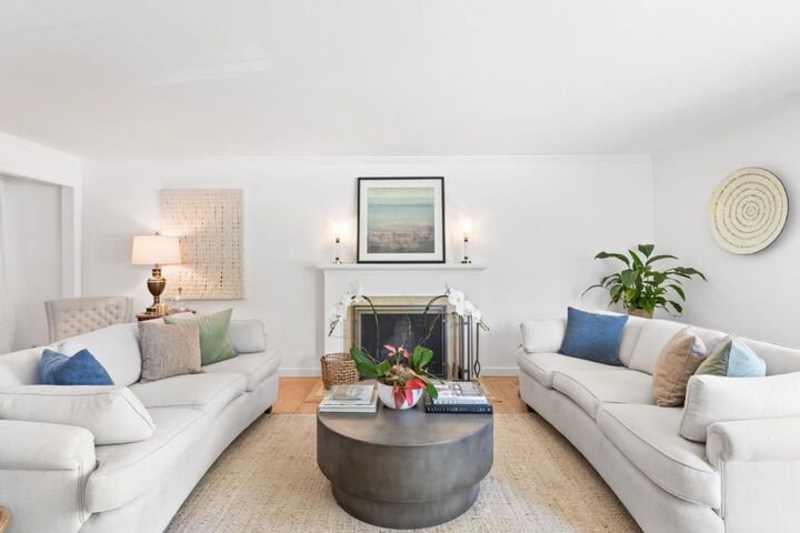 Property Photo:  2061 Oakley Avenue  CA 94025 