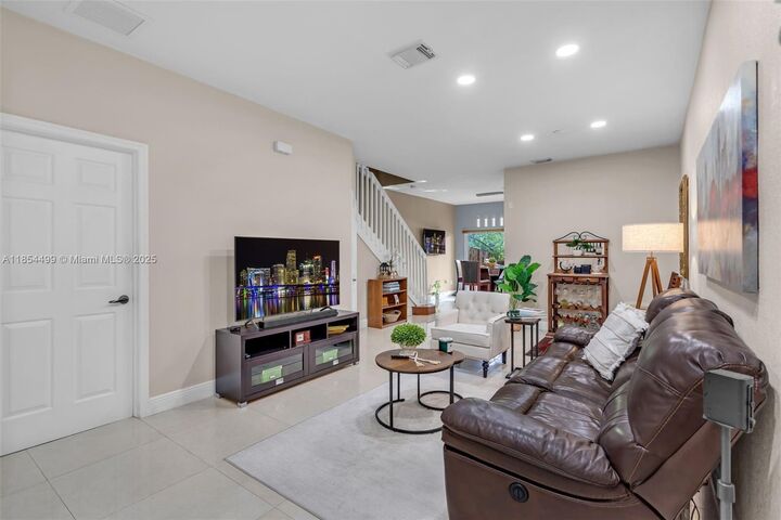 Property Photo: 8401 NW 107th Ct 4-36 FL 33178