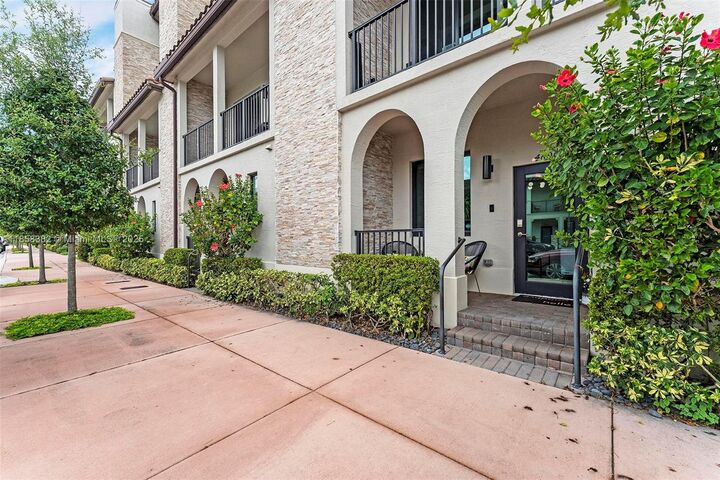 Property Photo: 4690 NW 84th Ave FL 33166