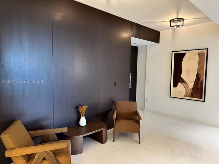 Property Photo:  300 Biscayne Boulevard Way 4009W  FL 33131 