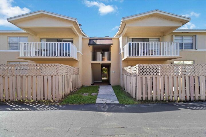 Property Photo: 4140 NW 79th Ave 1B FL 33166
