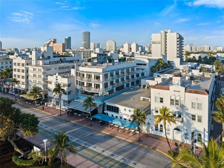Property Photo: 1060 Ocean Dr D309 FL 33139