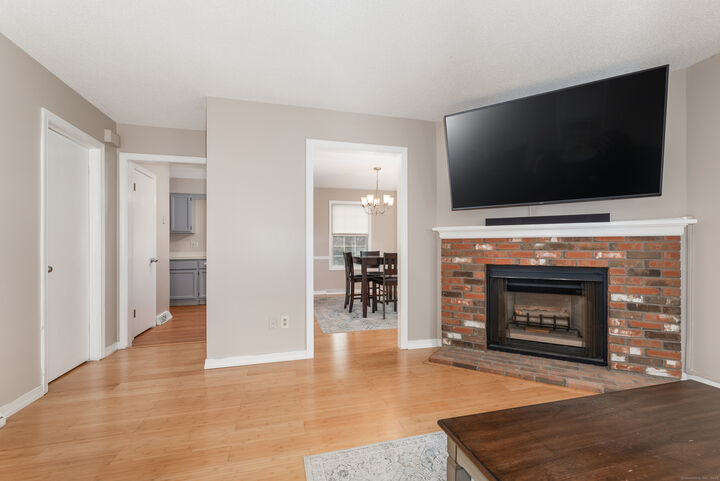 Property Photo:  140 Austin Ryer Lane 140  CT 06405 