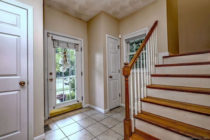 Property Photo:  8 Waterhouse Lane  CT 06355 