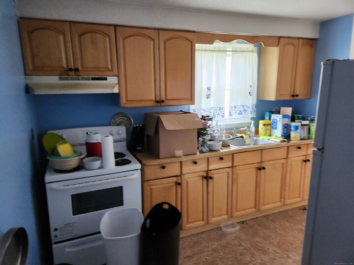 Property Photo:  