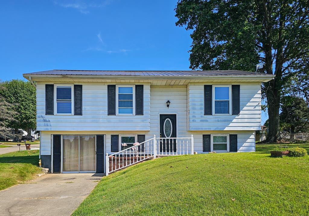 Property Photo:  73 Park Ave.  OH 45614 